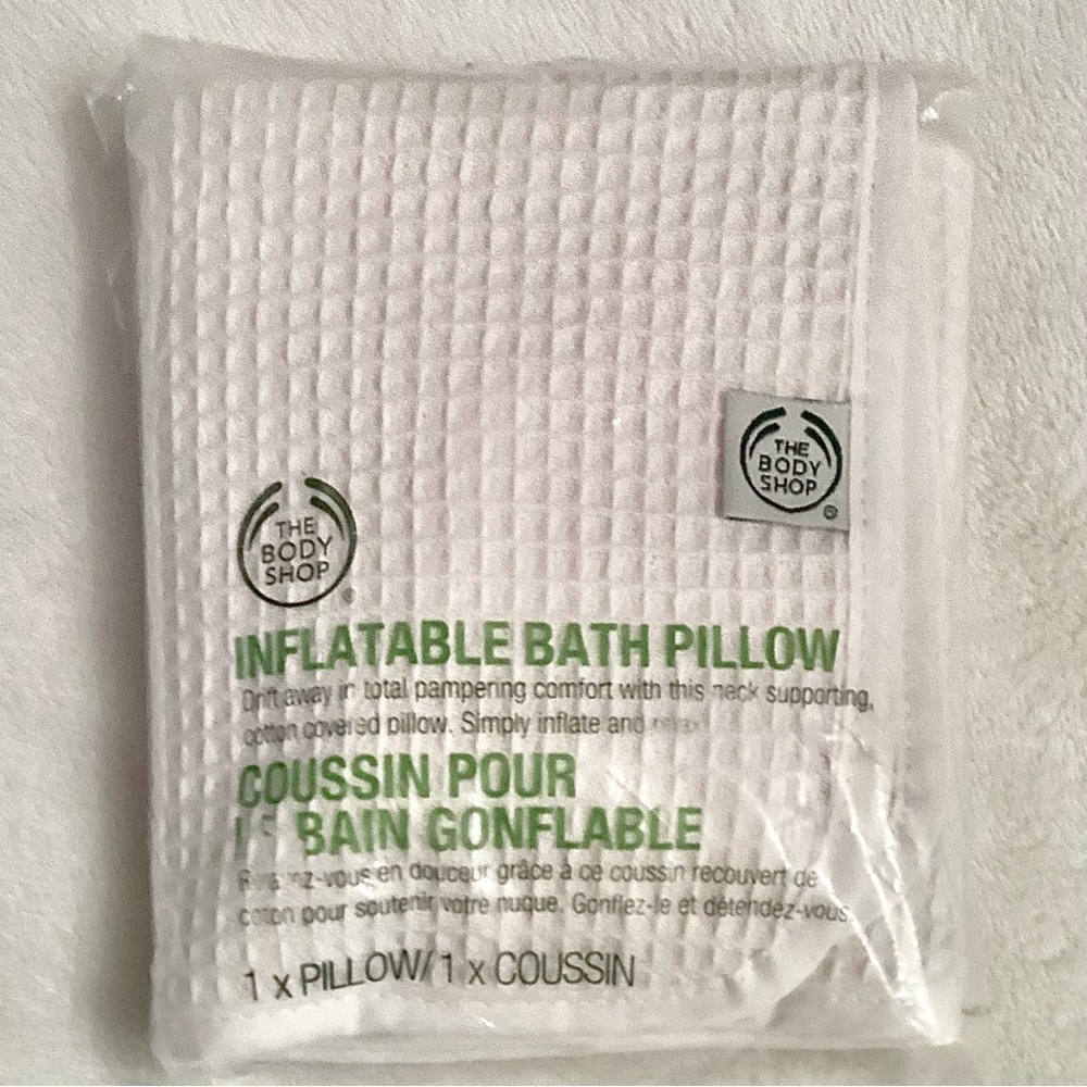 NWT Bath Pillow from The Body Shop Inflatable White Cotton Waffle Fabric Rare